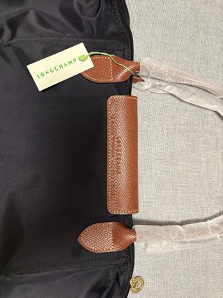 Bolso Negro Grande con detalles en Marrón.