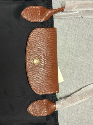 Bolso Negro Grande con detalles en Marrón.