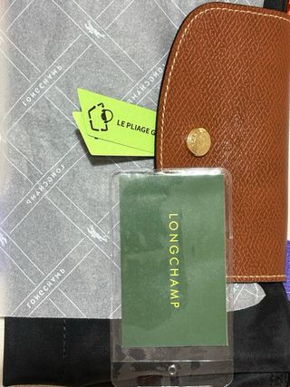 Bolso Negro Grande con detalles en Marrón.