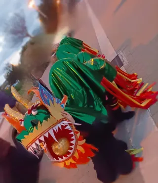 Disfraz de dragón chino , confección artesanal