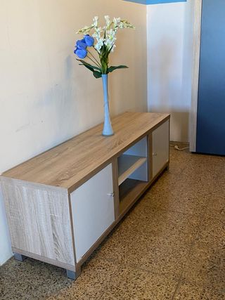 Mueble TV madera y blanco
