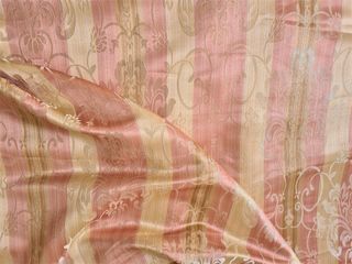 Tessuto vintage jacquard rosa e oro – 3 m x h 280