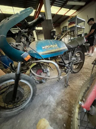 Ducati Antigua para Restaurar