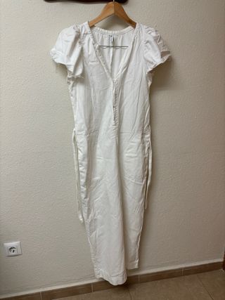 Mono blanco de mujer