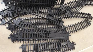 Binari per treni giocattolo