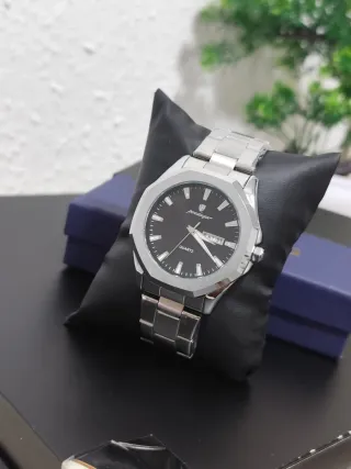 Reloj Poedagar Negro y Plateado