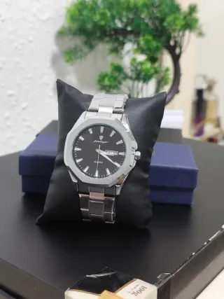 Reloj Poedagar Negro y Plateado