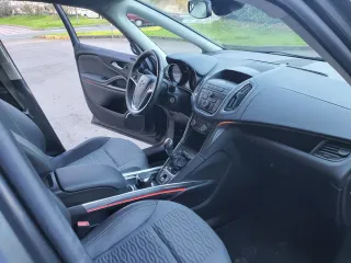 Opel Zafira Tourer 2013