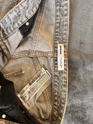 Vaqueros Zara Beige Vaqueros Bershka gris