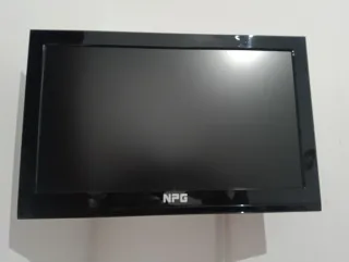 TV NPG 30x46 con mando, pie e instrucciones
