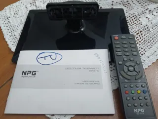 TV NPG 30x46 con mando, pie e instrucciones