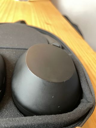 Sony WH-1000XM5 Negros restaurados.