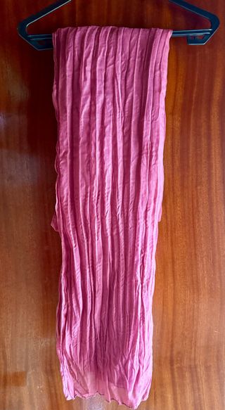 Cachecol rosa plissado