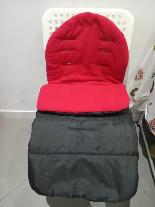 Funda Silla Paseo Bebé Roja y Negra
