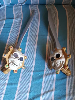 2 Espadas de Juguete Calavera