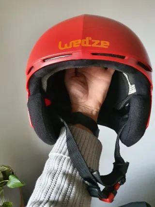 Casco de esquí rojo. 56-58cm. L infantil, S adulto