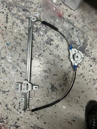 Elevalunas Nissan Terrano 2