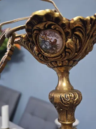 Lámpara araña estilo Luis XVI con porcelana