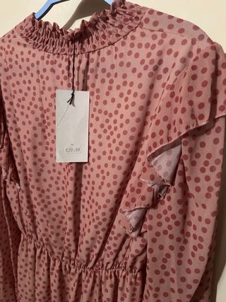 Vestido rosa de lunares