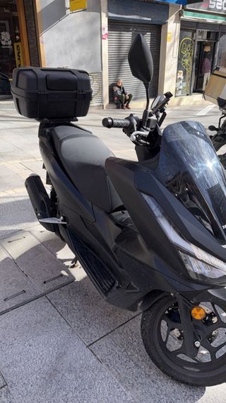 Honda PCX 125cc Scooter Negra