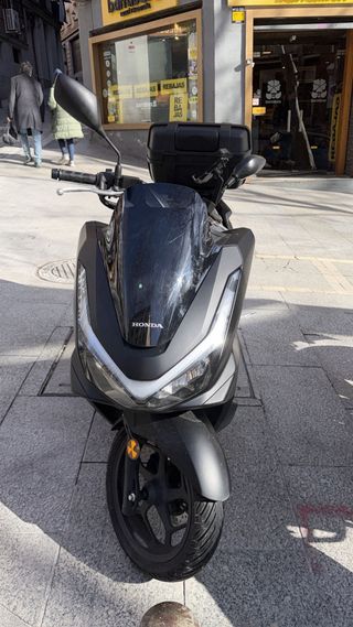 Honda PCX 125cc Scooter Negra