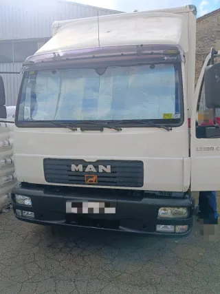 Camión MAN LE180