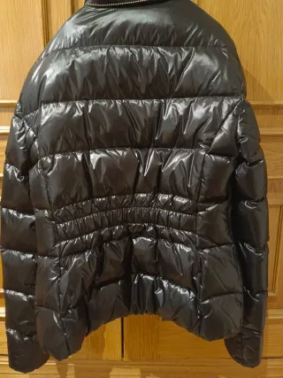 Chaqueta de plumas Zara negra