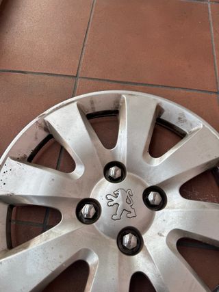 Tapacubos Peugeot 15”