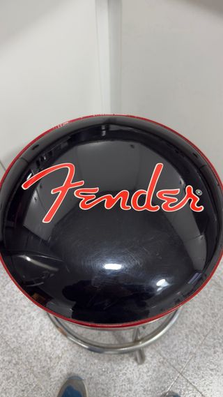 Taburete tipo Bar Fender Negro y Rojo