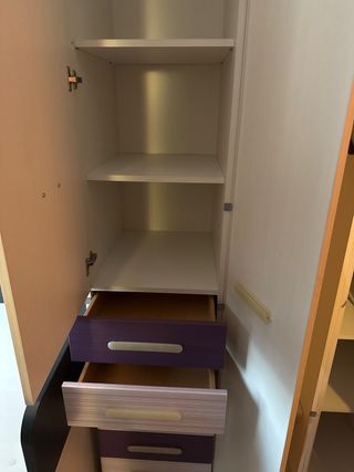 Armario y Cama de 1 metro por 2 metros de largo