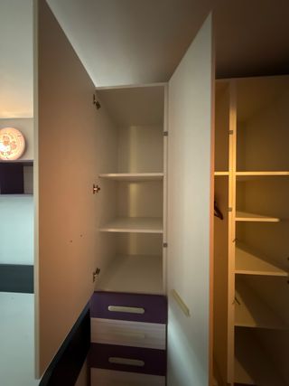 Armario y Cama de 1 metro por 2 metros de largo