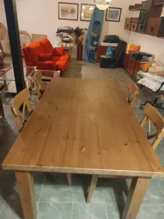 Tavolo da pranzo in legno Ikea 1,80 m e 4 sedie