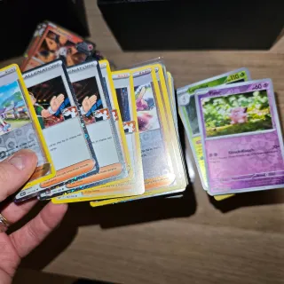 Carte Pokémon: Comuni, Holo e Reverse in lotti