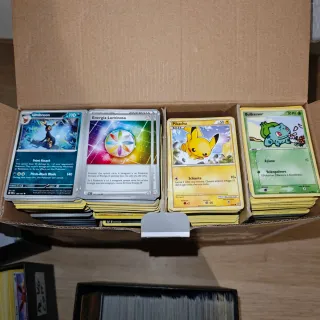 Carte Pokémon: Comuni, Holo e Reverse in lotti