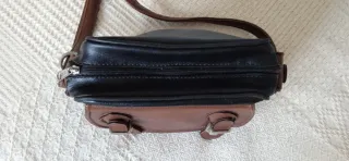 Bolso de piel marrón y negro