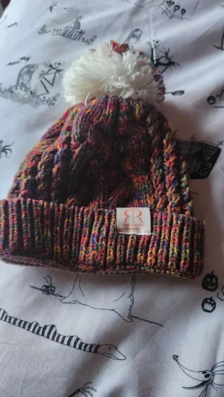Gorro invierno multicolor con pompón