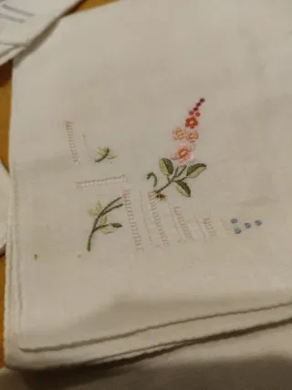 Set 5 fazzolettini ricamati floreali