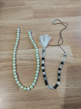 Collar de perlas y cuentas