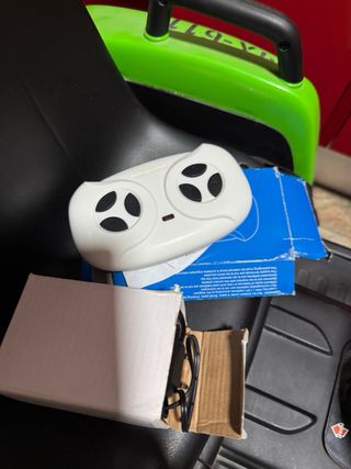 Tractor a batería con remolque