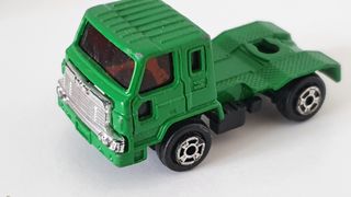 Lotto 3 modellini Matchbox + 1 senza marca