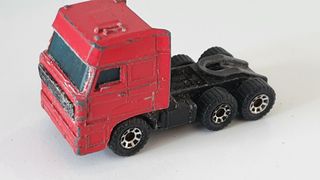 Lotto 3 modellini Matchbox + 1 senza marca