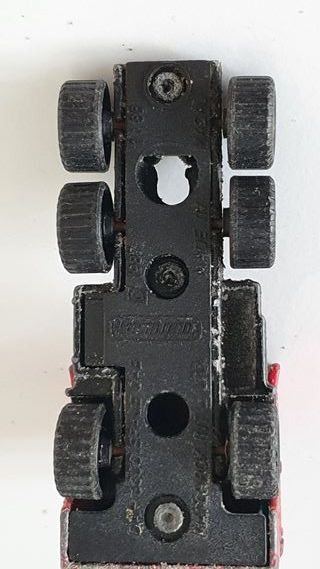 Lotto 3 modellini Matchbox + 1 senza marca