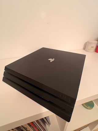 PS4 Pro 1TB + 2 Joysticks + Cable Original