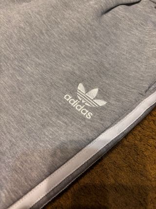 Pantaloni Adidas grigi