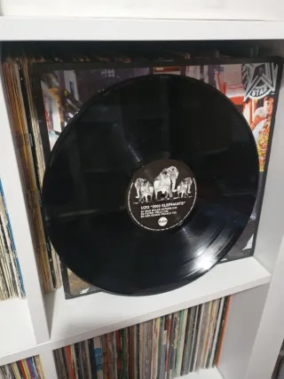 Uzo - 2000 Elephants Vinilo