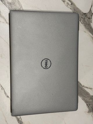 Portátil Dell Plata y Negro