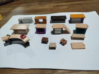 Lote Muebles Playmobil: Mesas y Escritorios