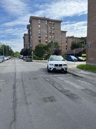 Parcela de Garaje Grande coche , moto.