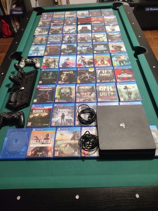 Consola PS4 + Cargador Mandos + Lote Juegos