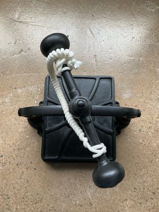 Prensa de libro antigua de metal